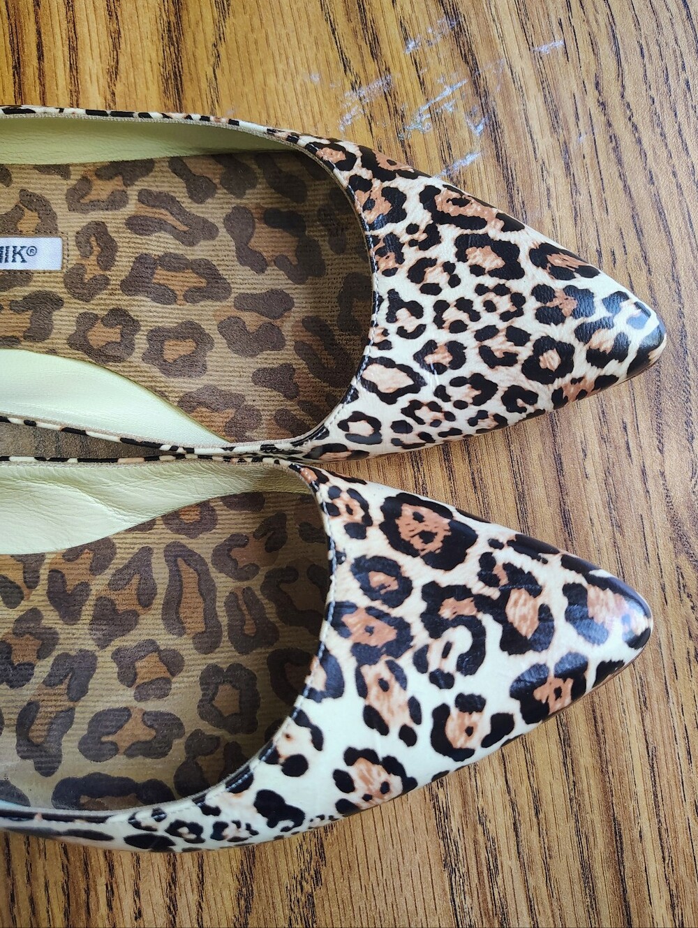 Manolo Blahnik Leather Pointed-Toe Leopard Print Women's Flats Beige Black 36½. - Picture 4 of 15